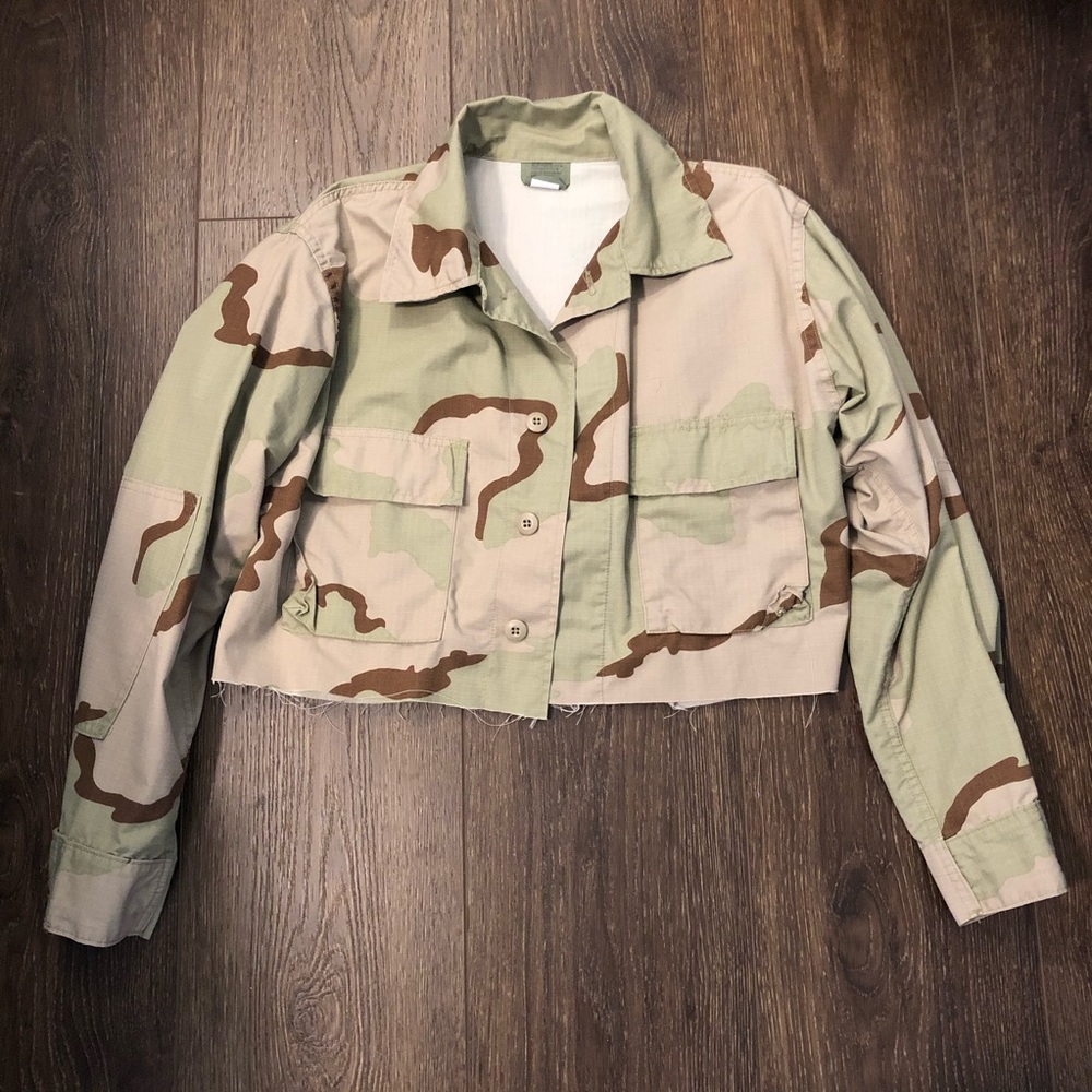 Cropped Vintage Army Jacket and T-Shirt Set